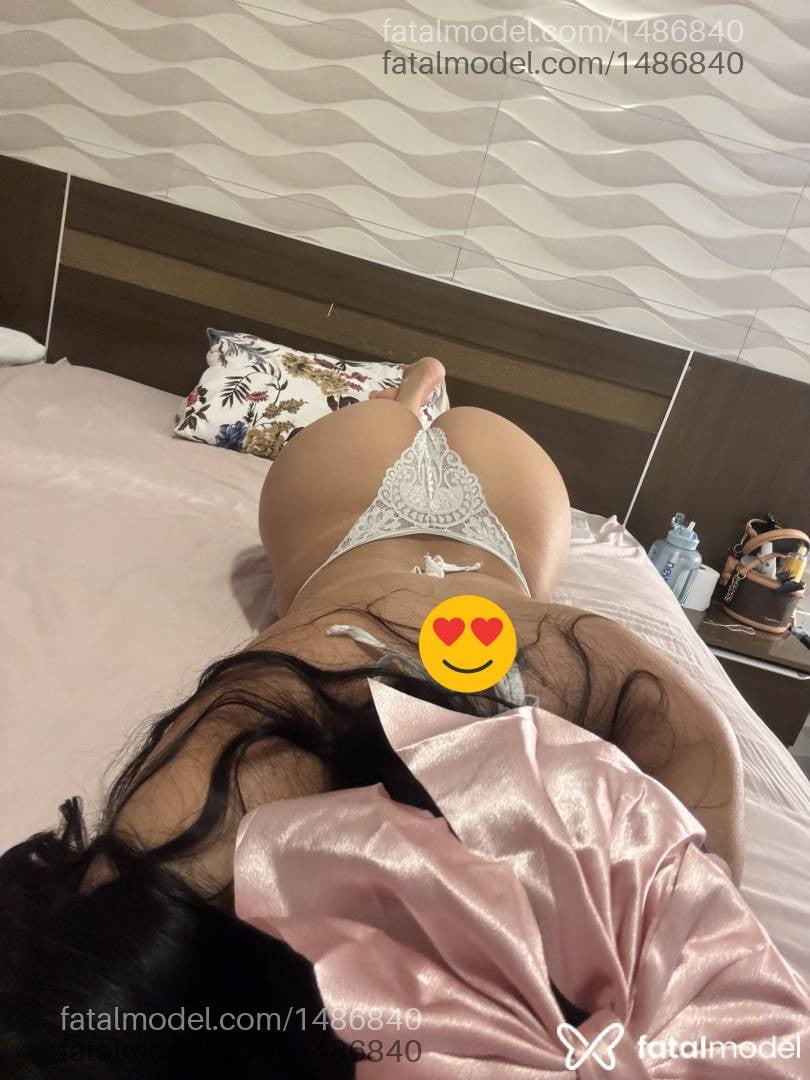 Acompanhante mulher com cabelo castanho de olhos mel - Karol