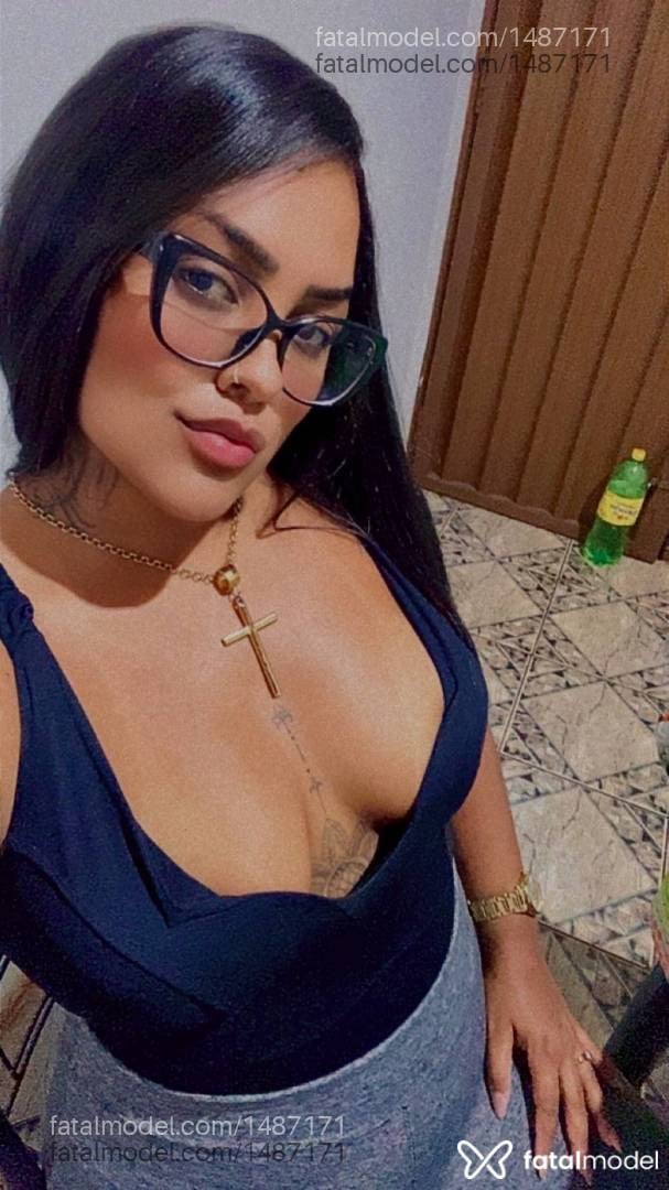 Acompanhante mulher com cabelo castanho de olhos castanhos - Lorena
