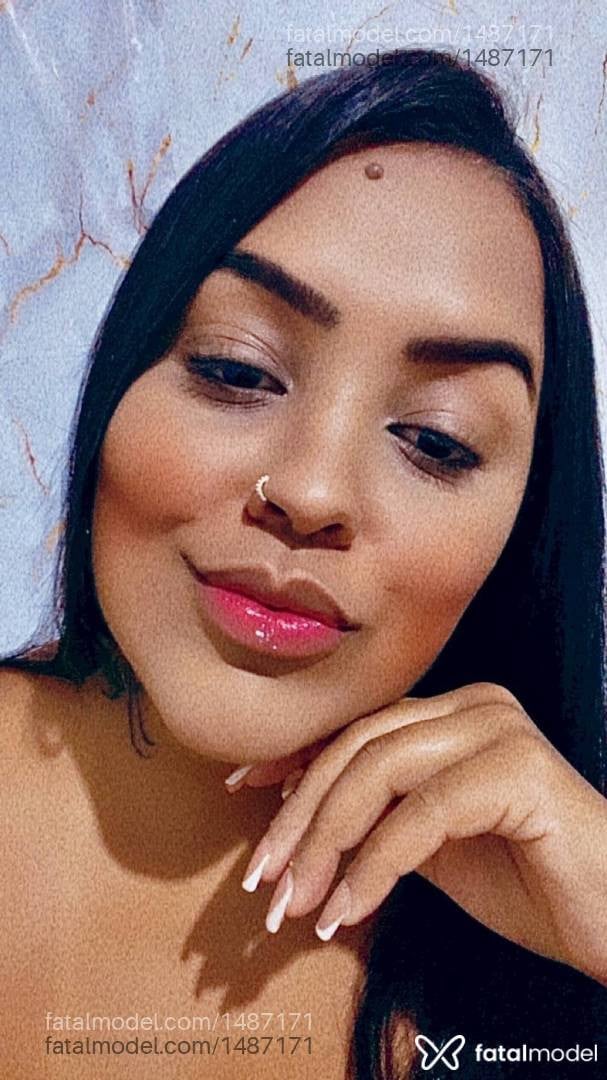 Acompanhante mulher com cabelo castanho de olhos castanhos - Lorena
