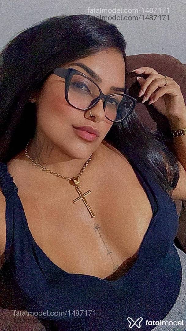 Acompanhante mulher com cabelo castanho de olhos castanhos - Lorena