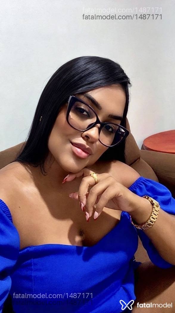 Acompanhante mulher com cabelo castanho de olhos castanhos - Lorena