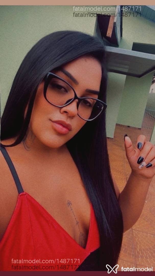 Acompanhante mulher com cabelo castanho de olhos castanhos em Ribas do Rio Pardo - Lorena