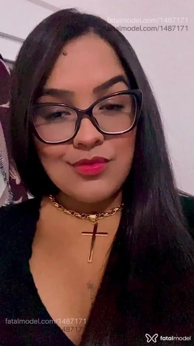 Acompanhante mulher com cabelo castanho de olhos castanhos - Lorena Acompanhante mulher com cabelo castanho de olhos castanhos - Lorena