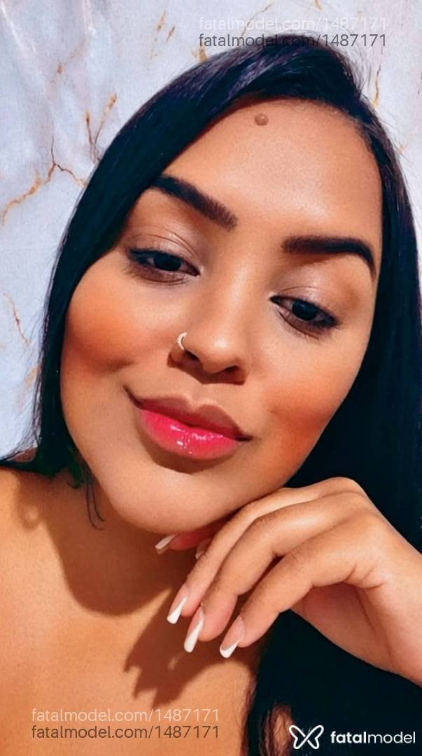 Acompanhante mulher com cabelo castanho de olhos castanhos - Lorena