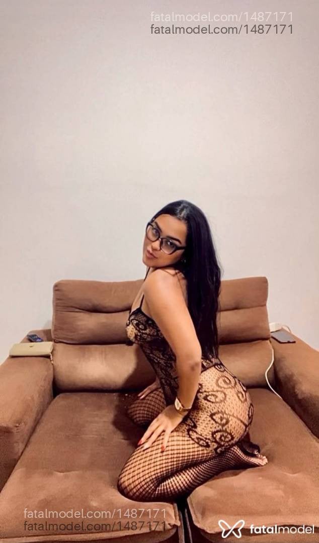 Acompanhante mulher com cabelo castanho de olhos castanhos - Lorena