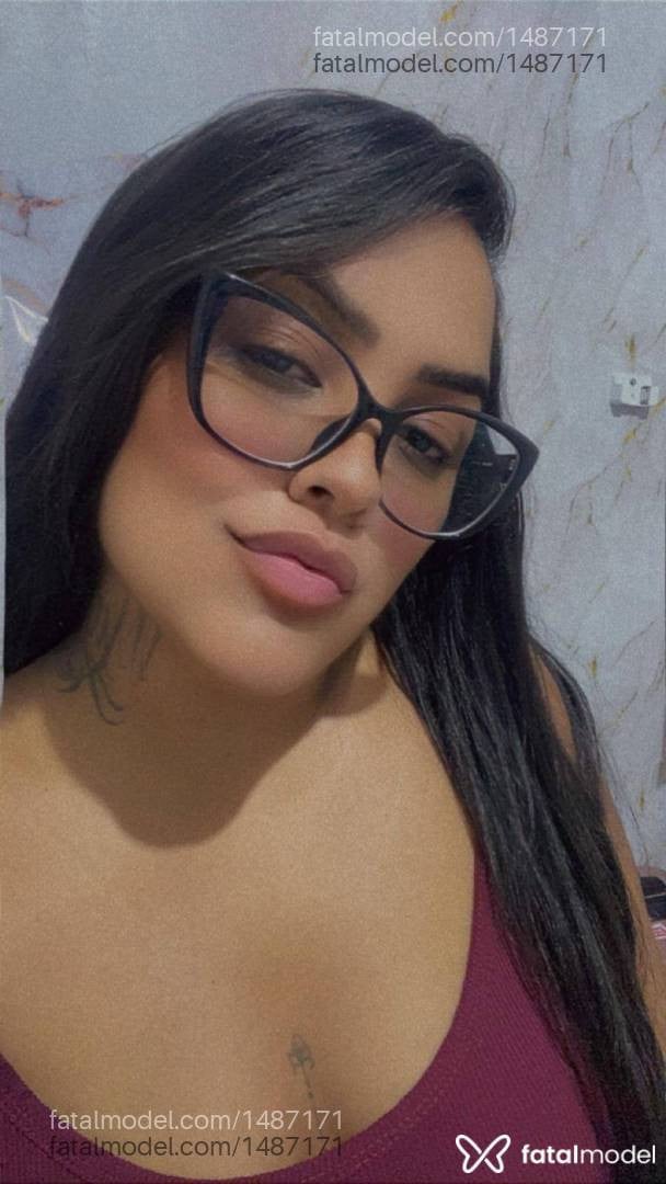 Acompanhante mulher com cabelo castanho de olhos castanhos - Lorena