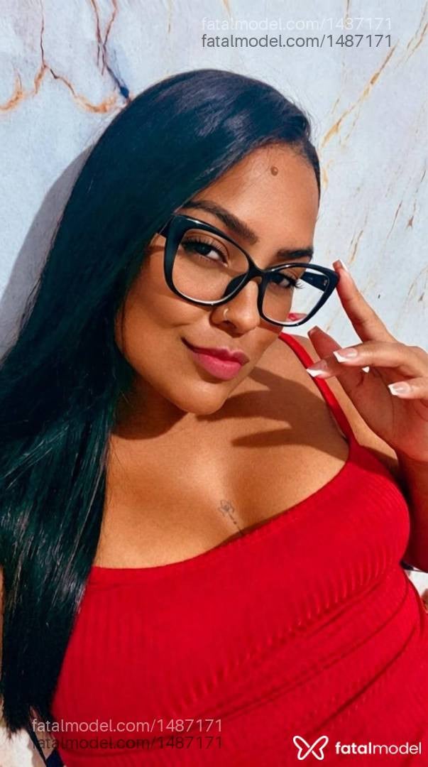 Acompanhante mulher com cabelo castanho de olhos castanhos - Lorena