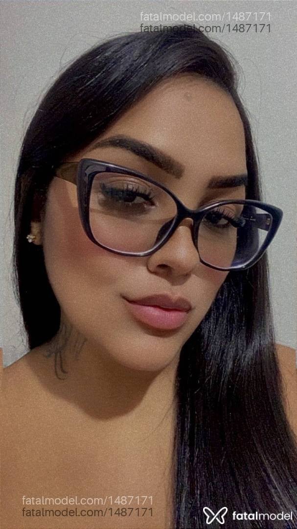 Acompanhante mulher com cabelo castanho de olhos castanhos em Ribas do Rio Pardo - Lorena