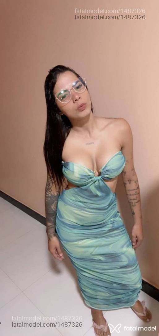Acompanhante mulher com cabelo castanho de olhos castanhos - Mirella
