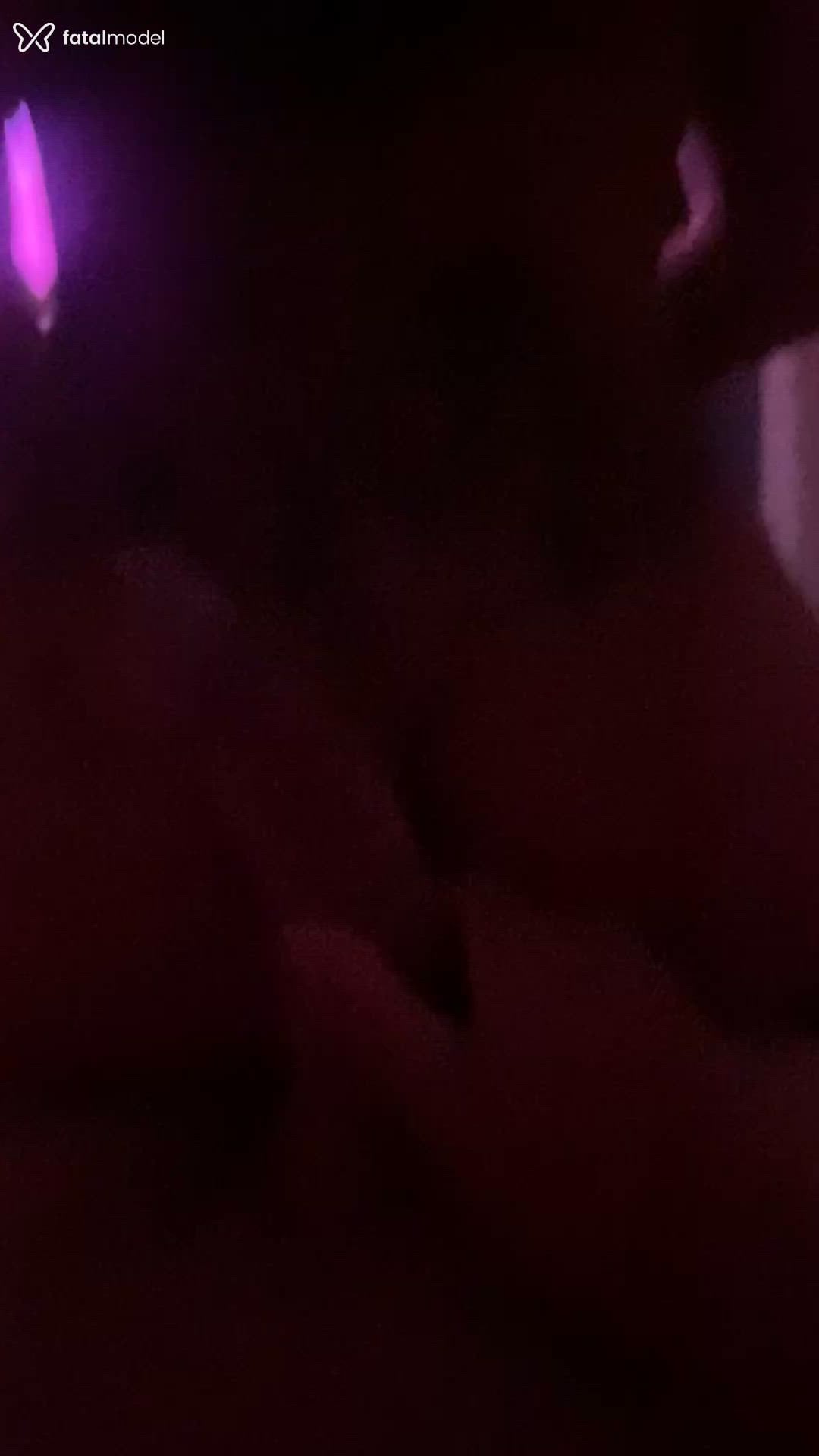 Acompanhante mulher com cabelo castanho de olhos castanhos - Mirella