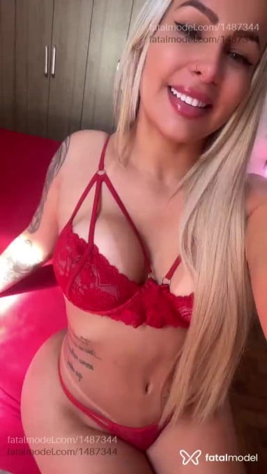 Acompanhante mulher loira (o) de olhos mel em Santa Cruz do Sul - Bella