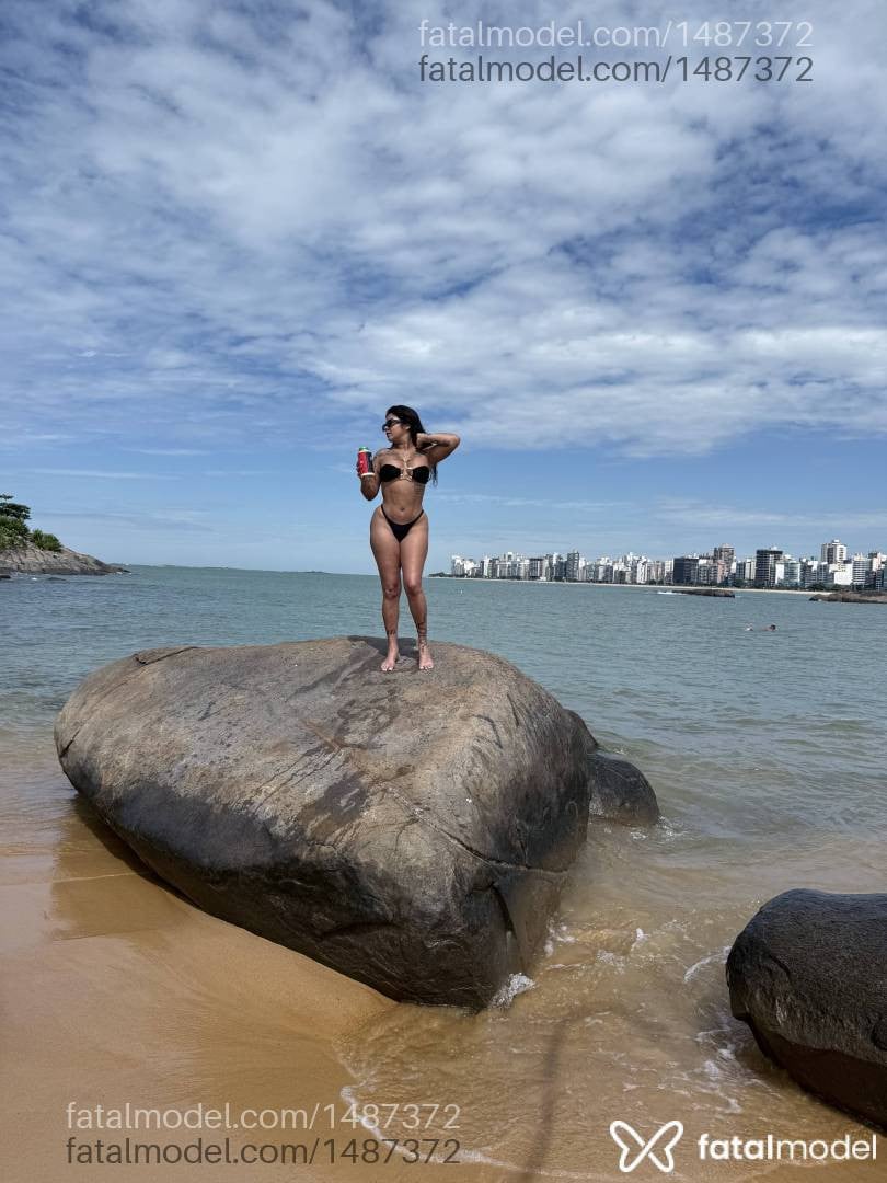 Acompanhante mulher morena (o) de olhos castanhos - Pietra Acompanhante mulher morena (o) de olhos castanhos - Pietra