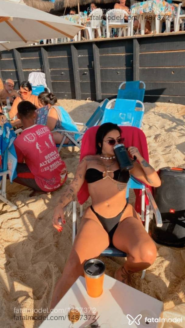 Acompanhante mulher morena (o) de olhos castanhos - Pietra Acompanhante mulher morena (o) de olhos castanhos - Pietra