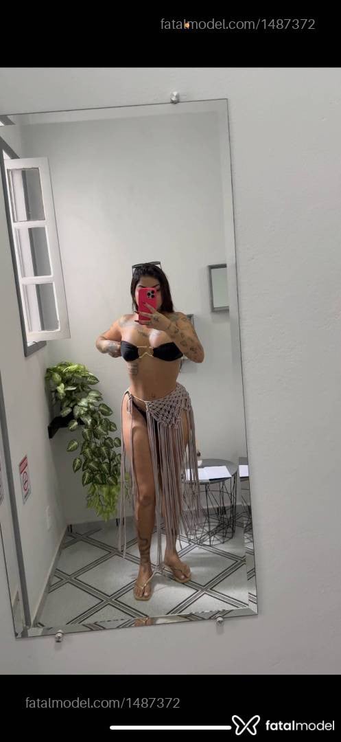 Acompanhante mulher morena (o) de olhos castanhos - Pietra Acompanhante mulher morena (o) de olhos castanhos - Pietra