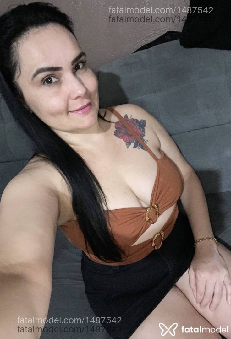 Acompanhante mulher morena (o) de olhos castanhos em Palotina Acompanhante mulher morena (o) de olhos castanhos em Palotina - Thauana