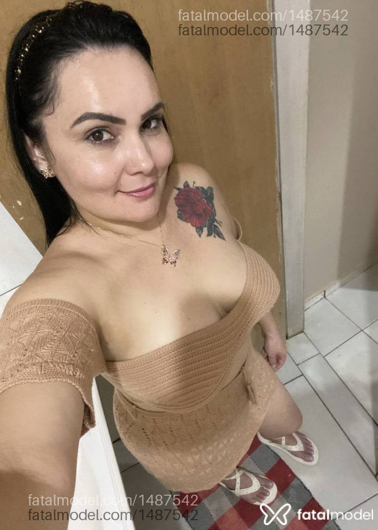 Acompanhante mulher morena (o) de olhos castanhos em Palotina Acompanhante mulher morena (o) de olhos castanhos em Palotina - Thauana