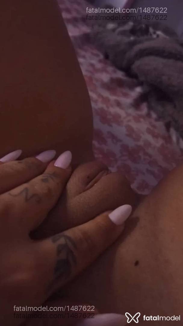 Acompanhante mulher com cabelo castanho de olhos castanhos - Bruna Lara
