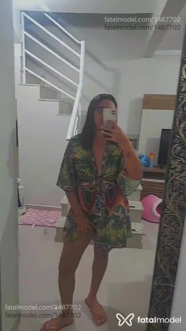 Acompanhante mulher com cabelo castanho de olhos castanhos - Maluh