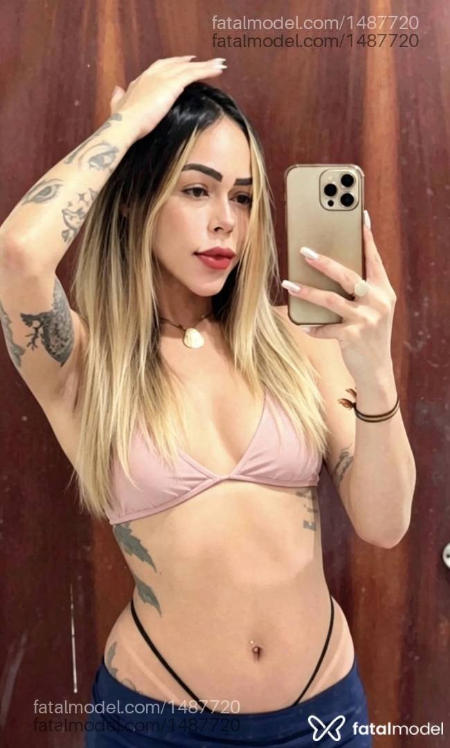 Acompanhante mulher loira (o) de olhos castanhos - Luna