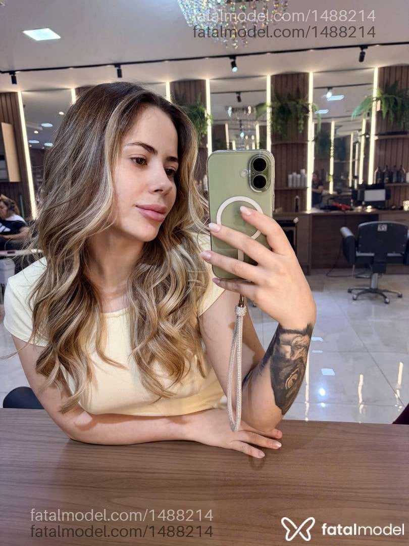 Acompanhante mulher loira (o) de olhos castanhos em Foz do Iguaçu - Ana Salles