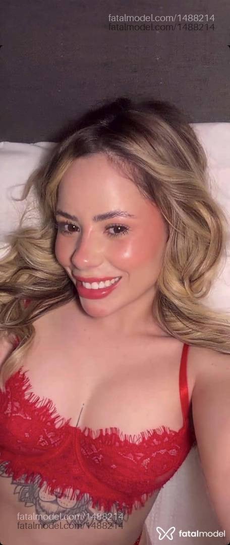 Acompanhante mulher loira (o) de olhos castanhos - Ana Salles