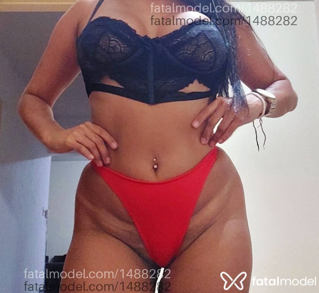 Acompanhante mulher com cabelo castanho de olhos castanhos em Saquarema Acompanhante mulher com cabelo castanho de olhos castanhos em Saquarema - Alicia Ferraz
