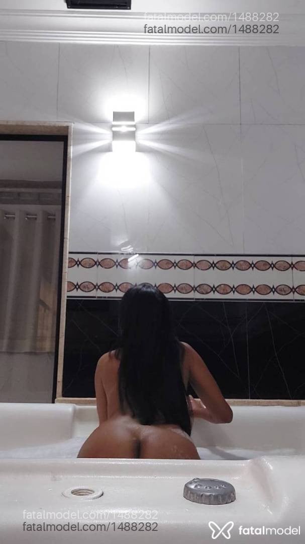 Acompanhante mulher com cabelo castanho de olhos castanhos - Alicia Ferraz