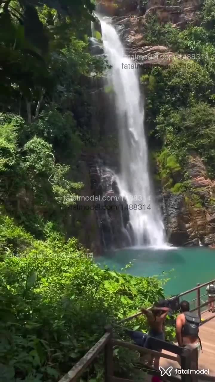 Acompanhante mulher morena (o) de olhos castanhos em Sinop - Melissa mel