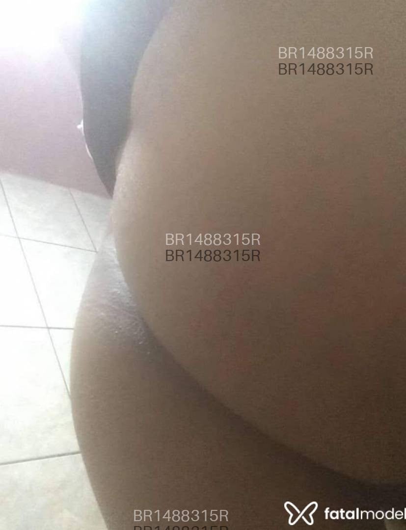 Acompanhante mulher trans morena (o) de olhos castanhos - Ariane Acompanhante mulher trans morena (o) de olhos castanhos - Ariane