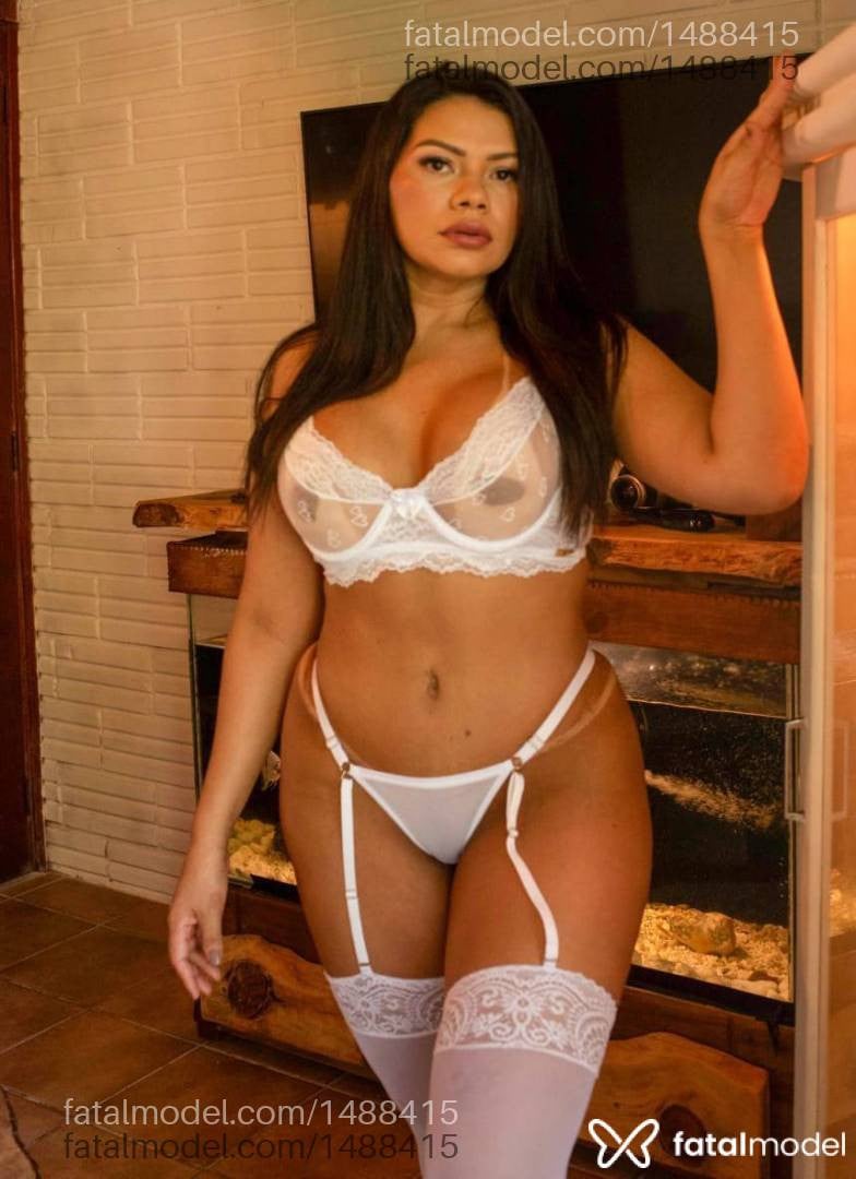 Acompanhante mulher com cabelo castanho de olhos castanhos - Dany Rios