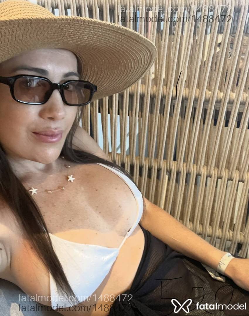 Acompanhante mulher com cabelo castanho de olhos mel em Passo Fundo - Nicolli Fernandes