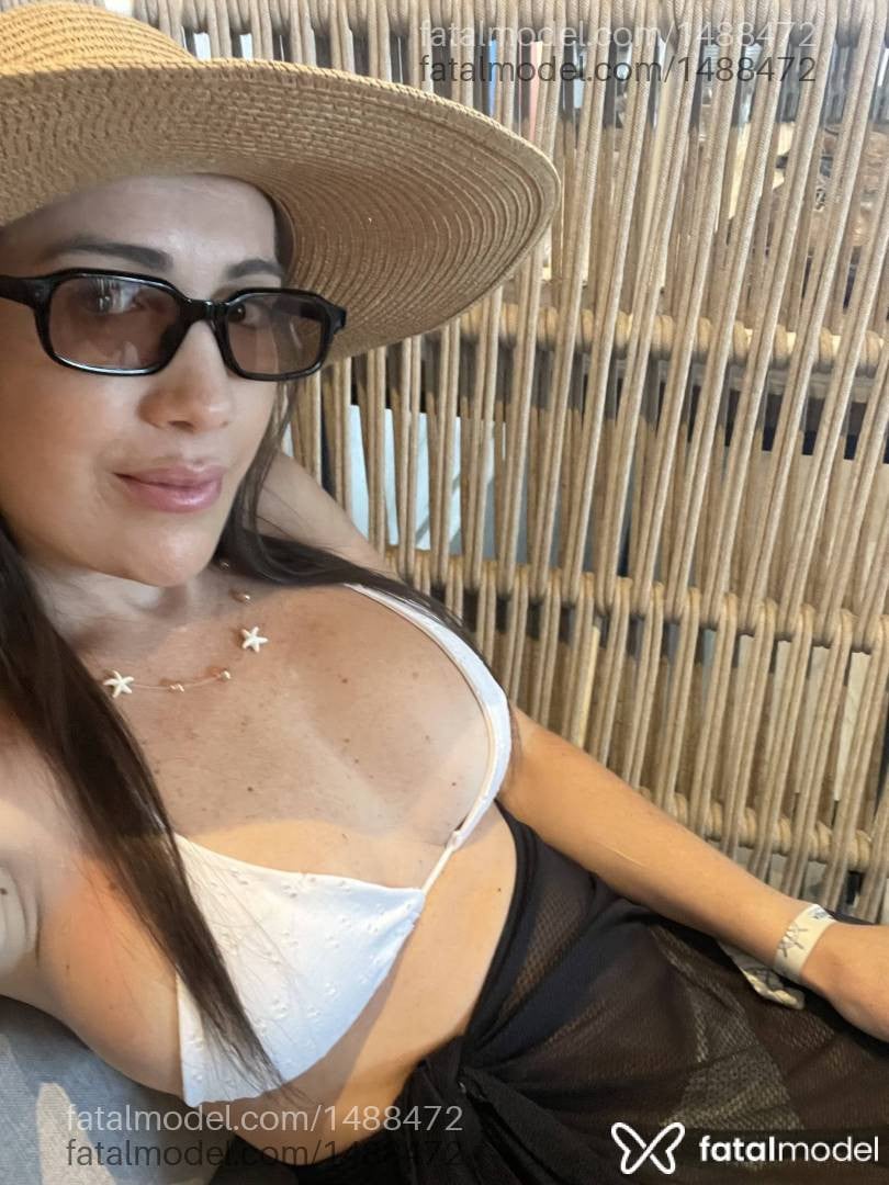 Acompanhante mulher com cabelo castanho de olhos mel em Passo Fundo - Nicolli Fernandes