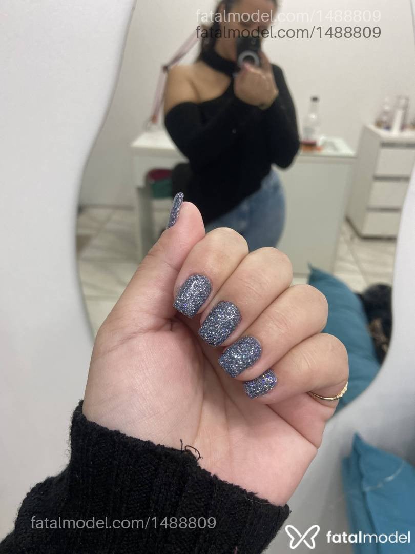 Acompanhante mulher morena (o) de olhos castanhos - Maia