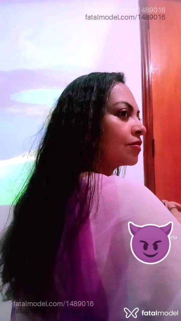 Acompanhante mulher com cabelo castanho de olhos mel em Ipatinga - Latiffah