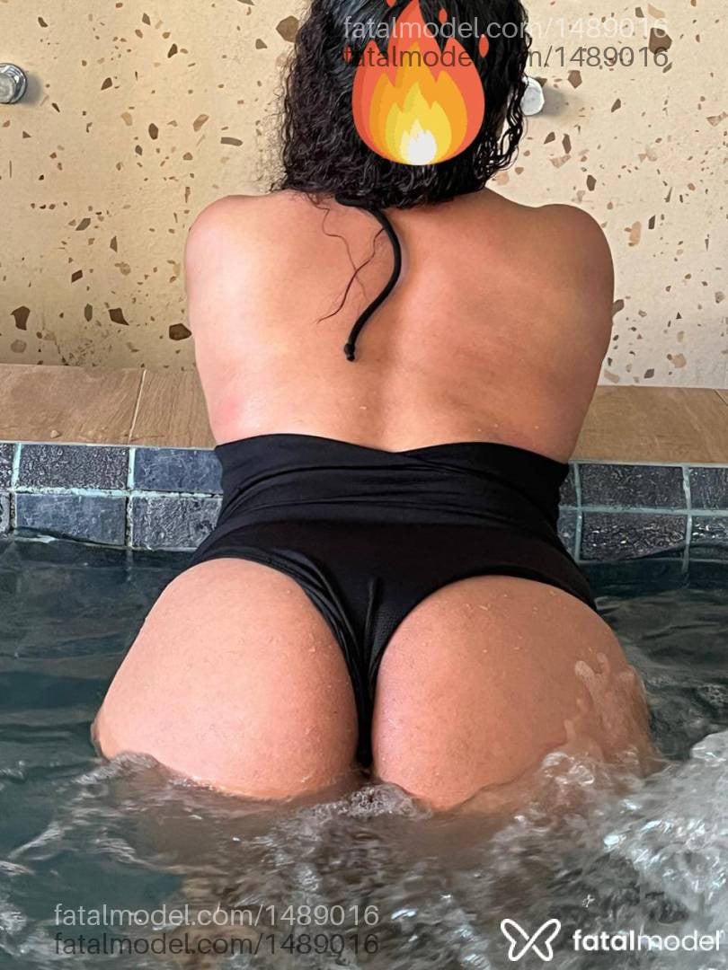 Acompanhante mulher com cabelo castanho de olhos mel - Latiffah