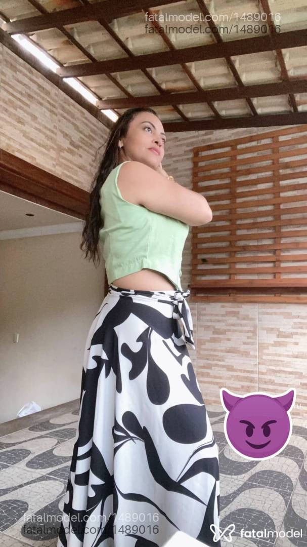 Acompanhante mulher com cabelo castanho de olhos mel em Ipatinga - Latiffah