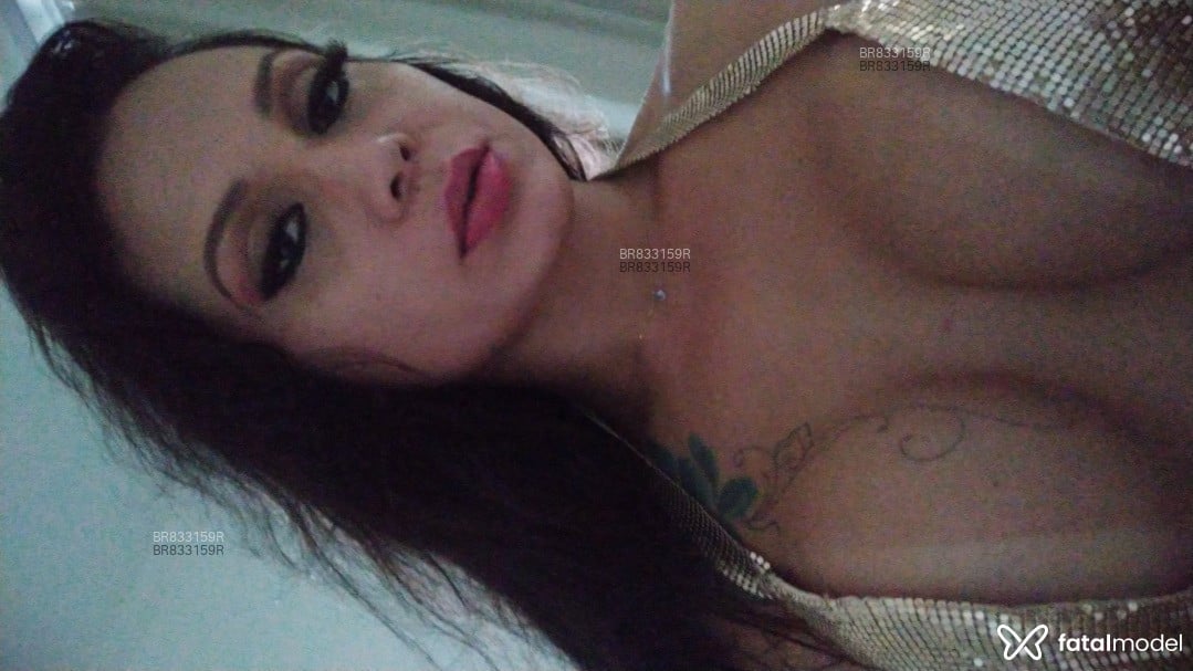 Acompanhante travesti com cabelo castanho de olhos castanhos em Blumenau Acompanhante travesti com cabelo castanho de olhos castanhos em Blumenau - Laryssa muller
