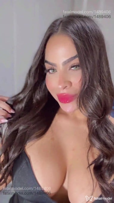 Acompanhante mulher com cabelo castanho de olhos verdes em Cuiabá Acompanhante mulher com cabelo castanho de olhos verdes em Cuiabá - Bruninha