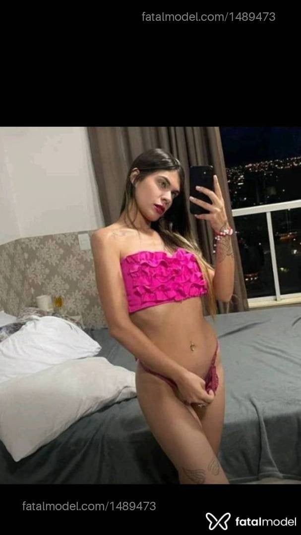 Acompanhante mulher com cabelo castanho de olhos azuis - Laura Alves