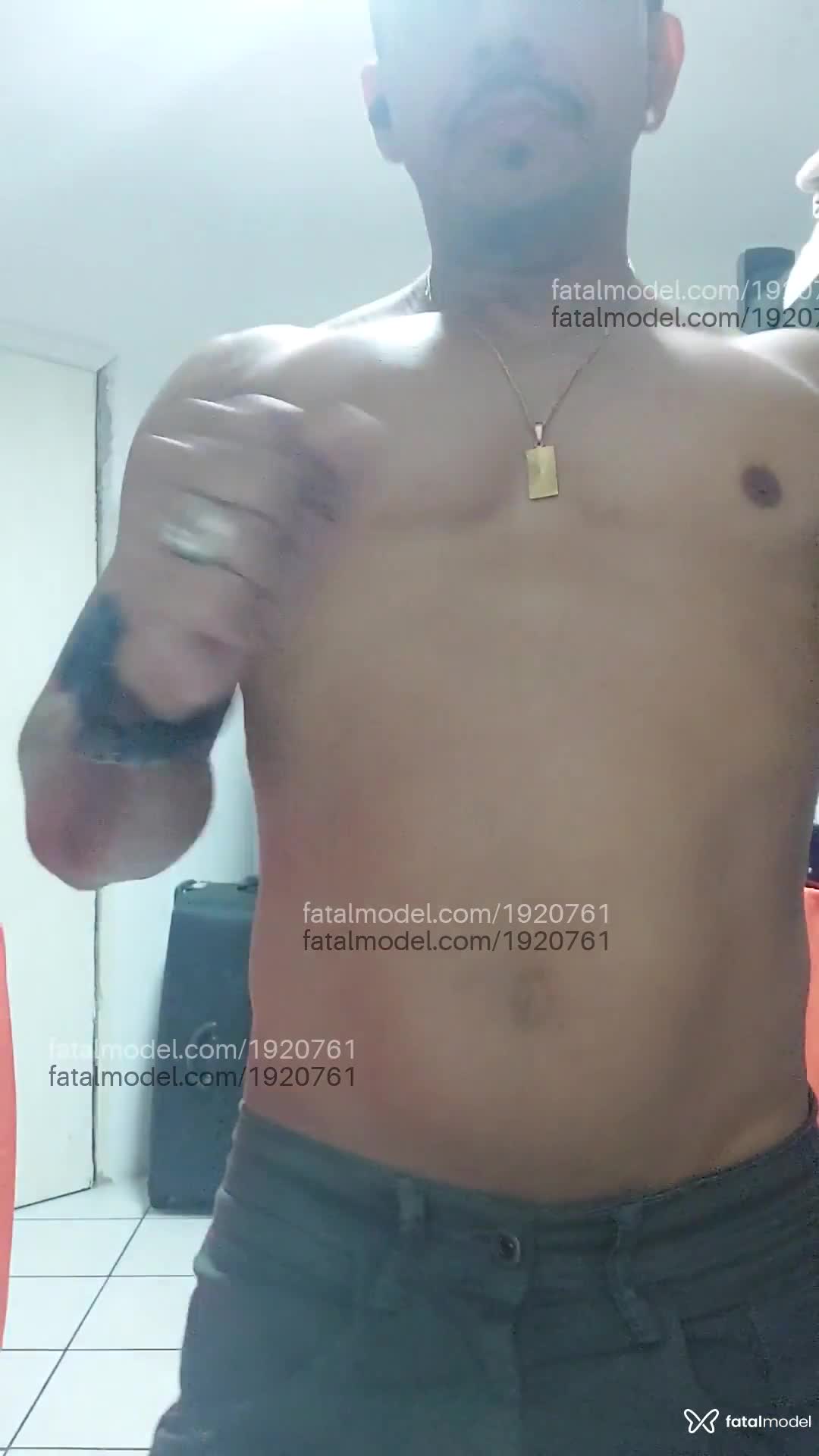 Acompanhante homem morena (o) de olhos pretos em Balneário Camboriú - Smart