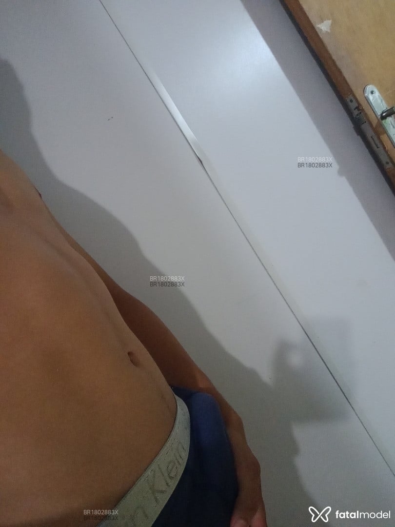 Acompanhante homem morena (o) de olhos castanhos em Ijuí - Caio dos Santos