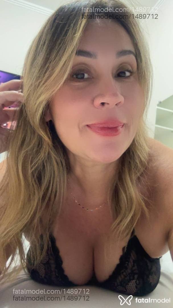 Acompanhante mulher loira (o) de olhos castanhos em Cuiabá - Letícia Teles