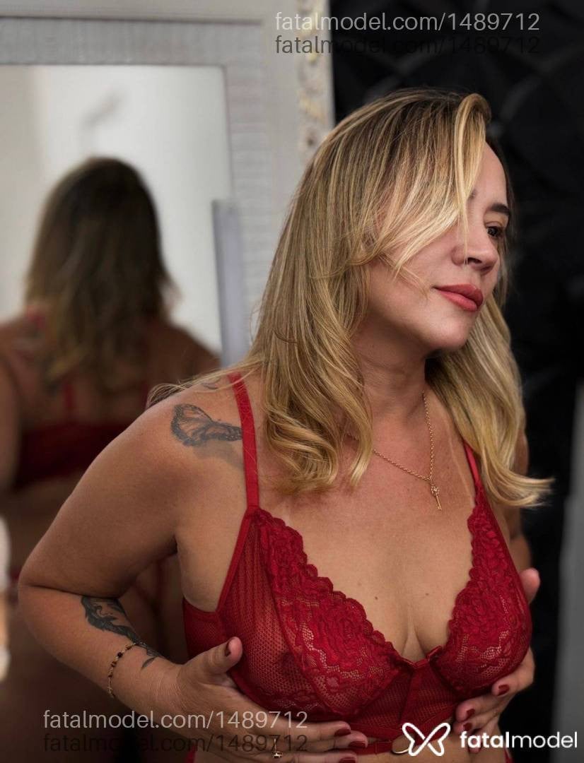 Acompanhante mulher loira (o) de olhos castanhos - Letícia Teles
