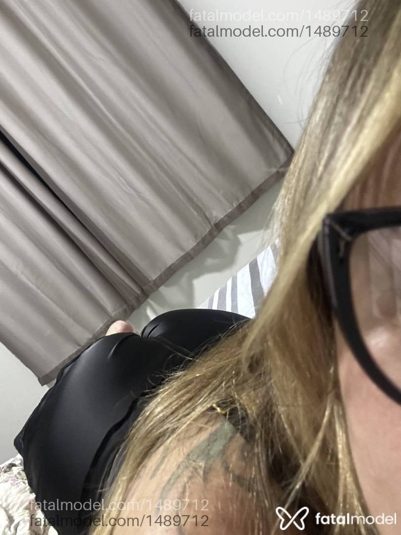 Acompanhante mulher loira (o) de olhos castanhos - Letícia Teles