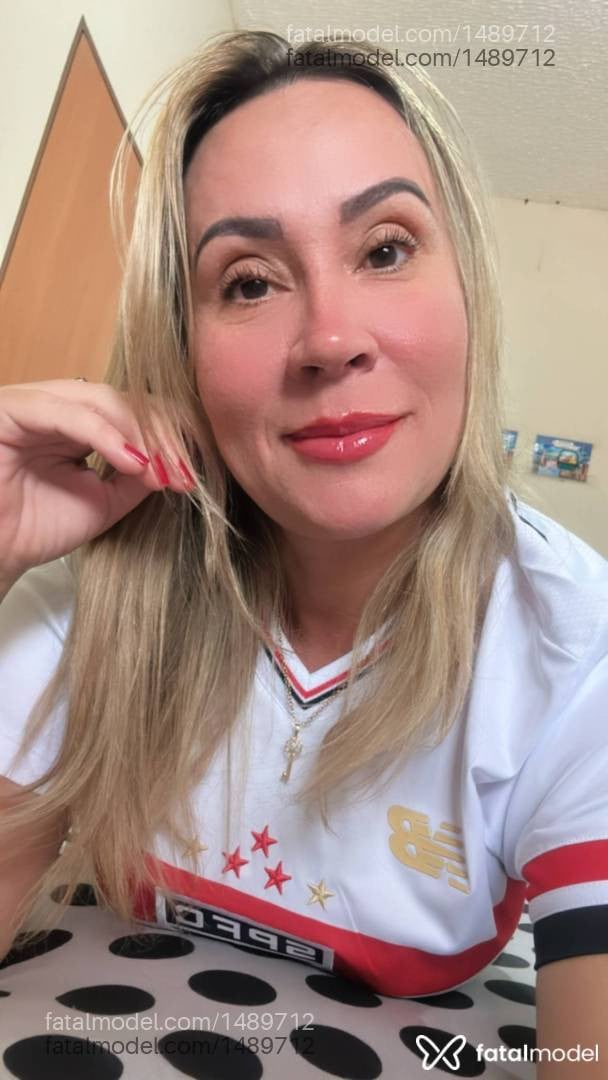 Acompanhante mulher loira (o) de olhos castanhos - Letícia Teles