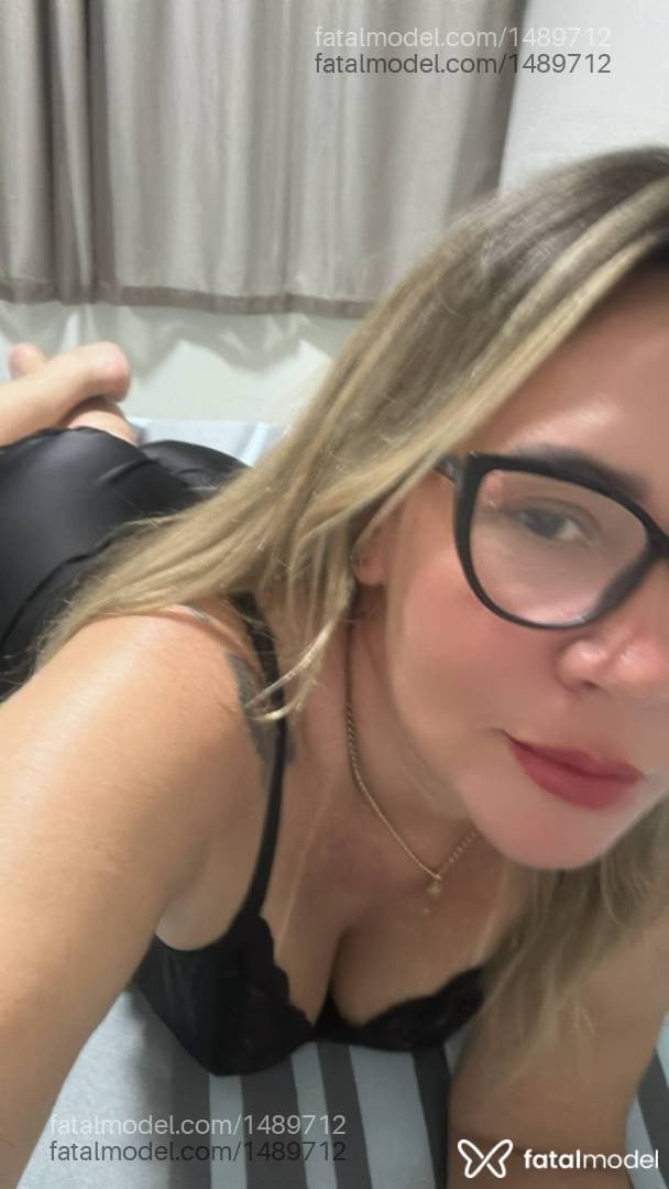 Acompanhante mulher loira (o) de olhos castanhos - Letícia Teles