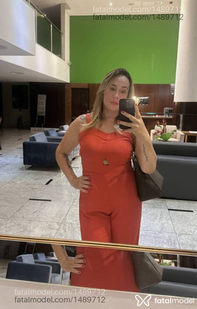 Acompanhante mulher loira (o) de olhos castanhos em Cuiabá - Letícia Teles
