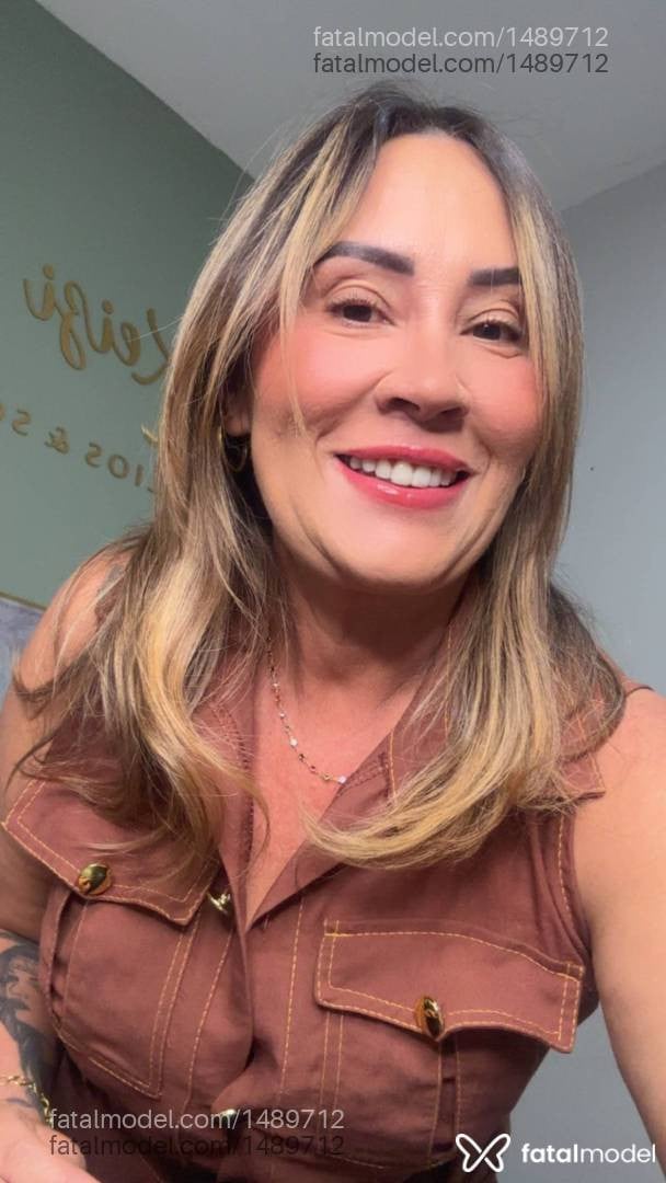 Acompanhante mulher loira (o) de olhos castanhos em Cuiabá - Letícia Teles