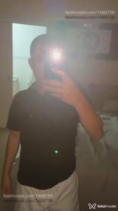 Acompanhante homem com cabelo castanho de olhos castanhos em Londrina - Rian Furlan