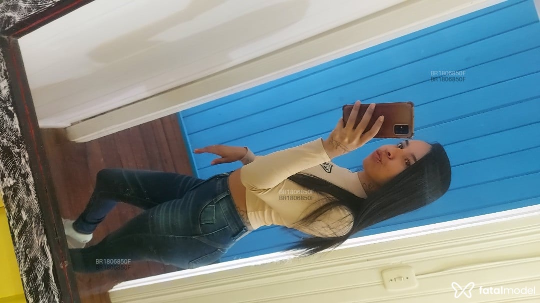 Acompanhante mulher morena (o) de olhos pretos em Bento Gonçalves - SHOFIA